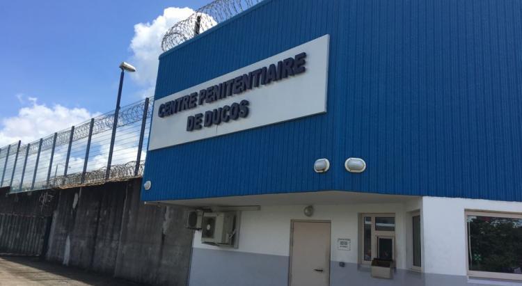     Les syndicats pénitentiaires mobilisés face à la situation sanitaire à la prison de Ducos

