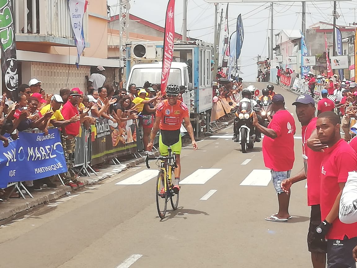     Tour cycliste 2019 : victoire d'Eduin Becerra Becerra au Macouba qui rafle au passage le maillot jaune

