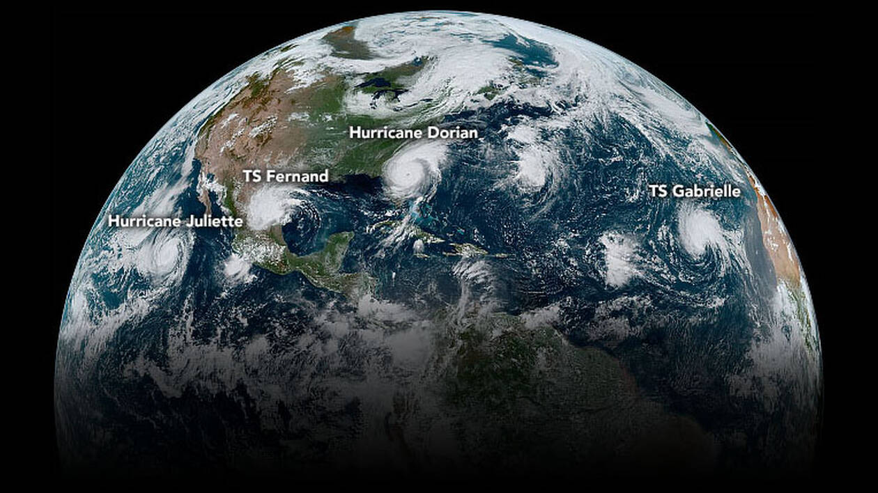     4 phénomènes majeurs sur l'hémisphère nord parfaitement illustrés par une incroyable photo de la NASA

