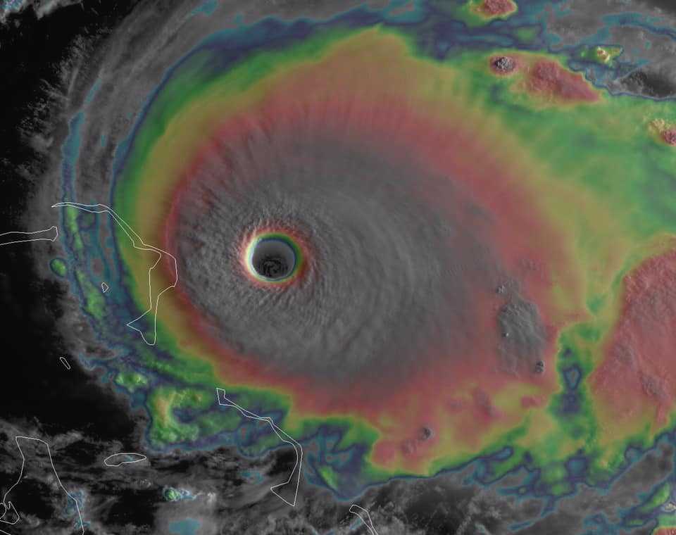     L'ouragan Dorian rétrogradé en catégorie 4 mais toujours dangereux

