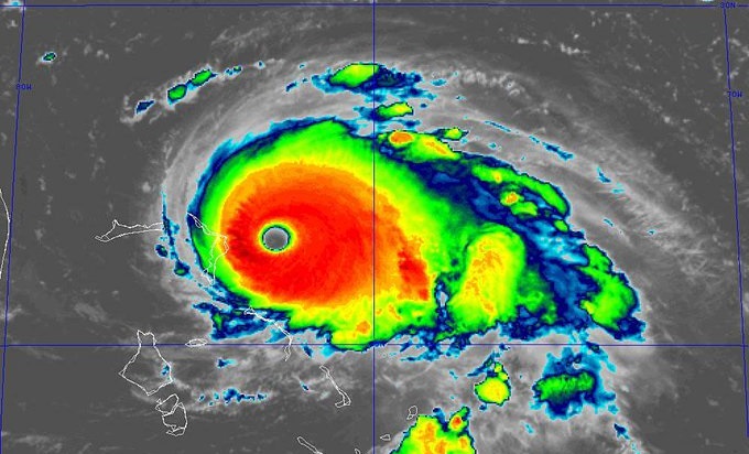     L'ouragan Dorian passe en catégorie 5 à l'approche des Bahamas

