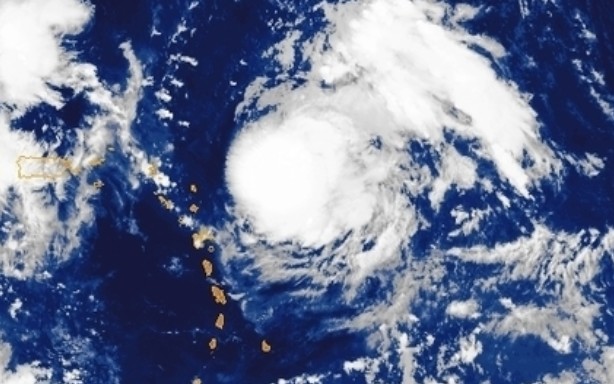    Jerry est un ouragan de catégorie 2. Il devrait éviter les îles du nord de l'arc Antillais

