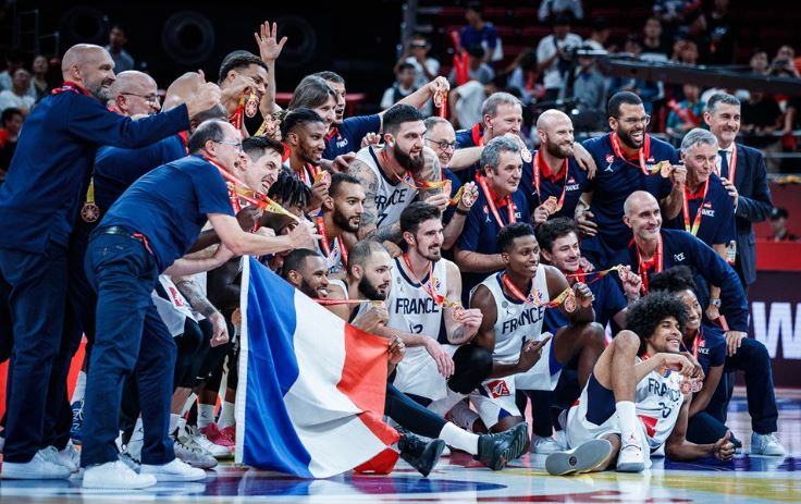     Les basketteurs français remportent le bronze à la Coupe du Monde en Chine

