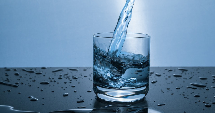     Qualité de l’eau potable : dépassements de seuils et alertes se généralisent aussi dans l’Hexagone

