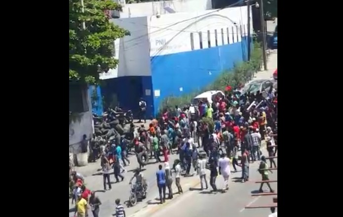     Haïti continue de s'enfoncer dans la crise

