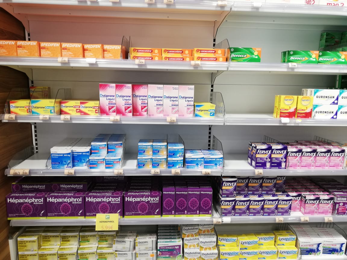     Aspirine, paracétamol et ibuprofène pourraient passer derrière le comptoir en pharmacie

