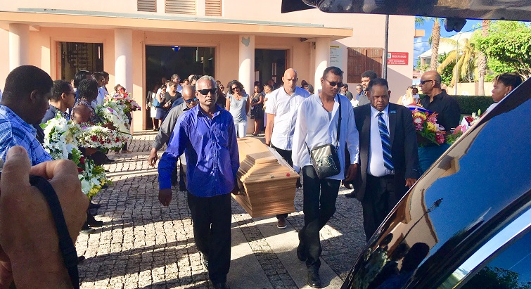     Entre colère et tristesse, Natacha Ramalingon a été enterrée à Saint-François

