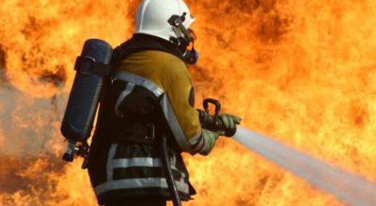     Un homme de 50 ans retrouvé mort dans l'incendie de sa maison au Lamentin

