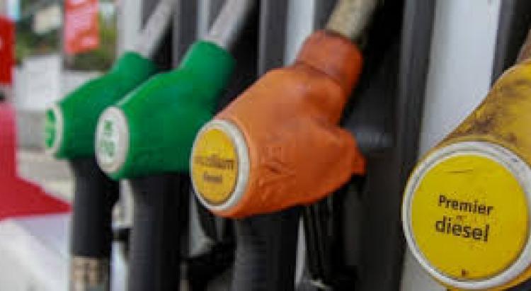     Les prix des carburants en très légère baisse


