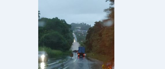     Fortes pluies : plusieurs axes routiers sont inondés

