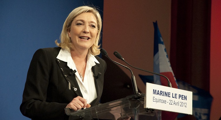     Marine Le Pen repousse encore son séjour antillais

