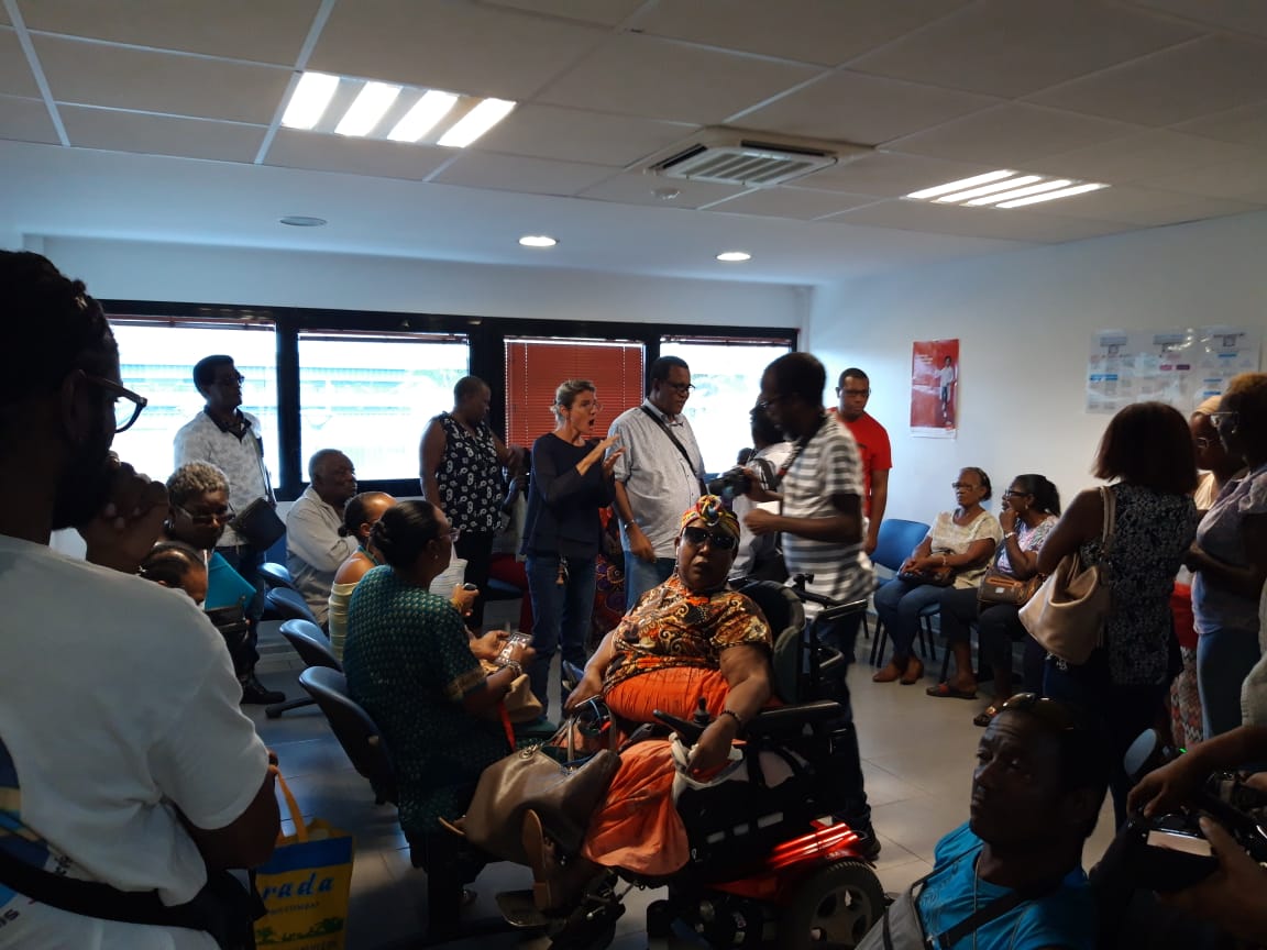     Les associations de personnes handicapées bloquent la MDPH 


