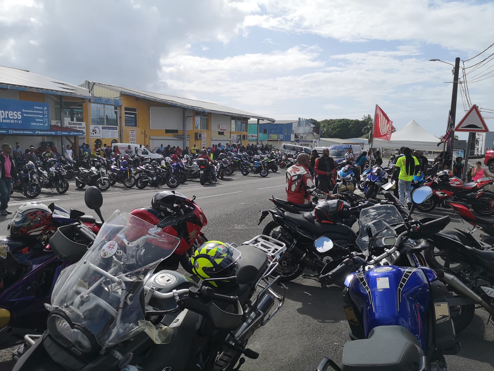     "Partager la route c'est possible" selon les motards de Guadeloupe

