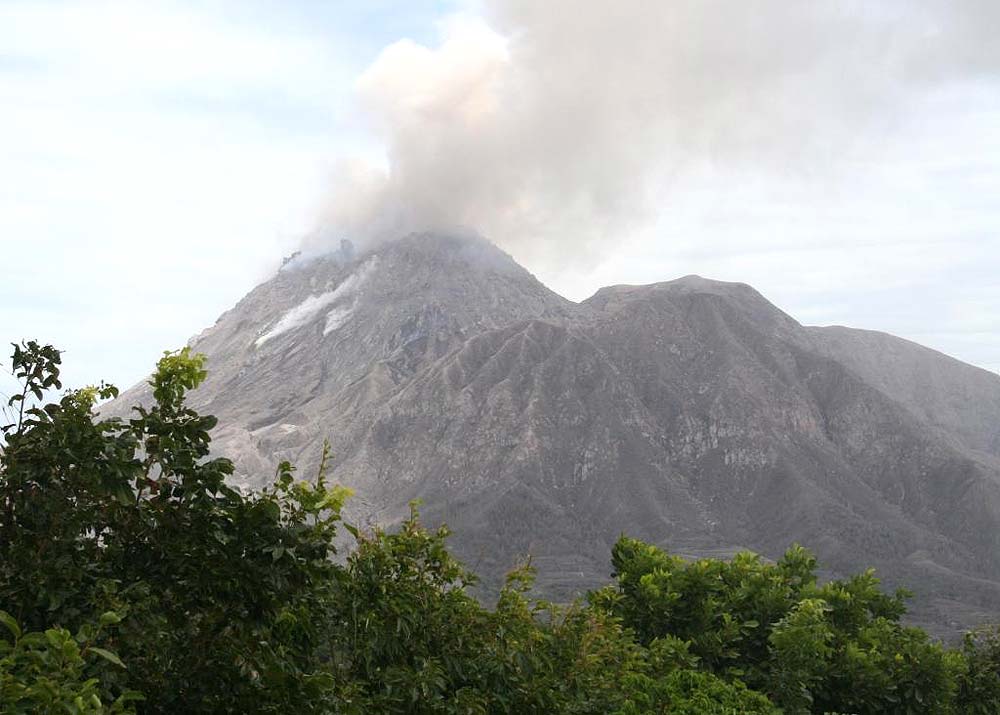     Le volcan de Montserrat sous surveillance 

