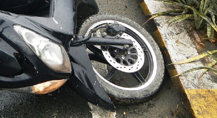     Grave accident entre une voiture et un deux-roues au Moule 

