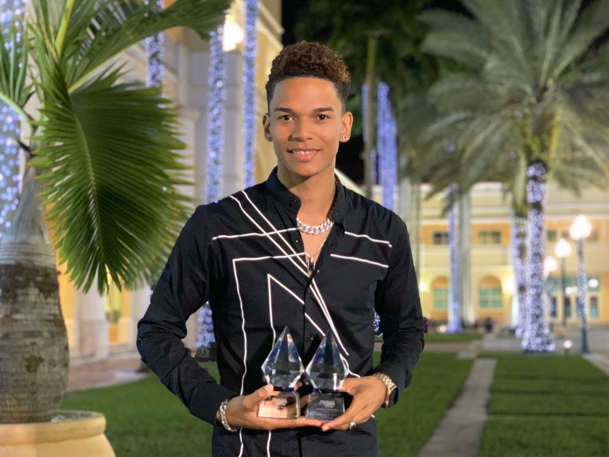     Antonny Drew remporte deux awards aux Haitian Music Awards à Miami

