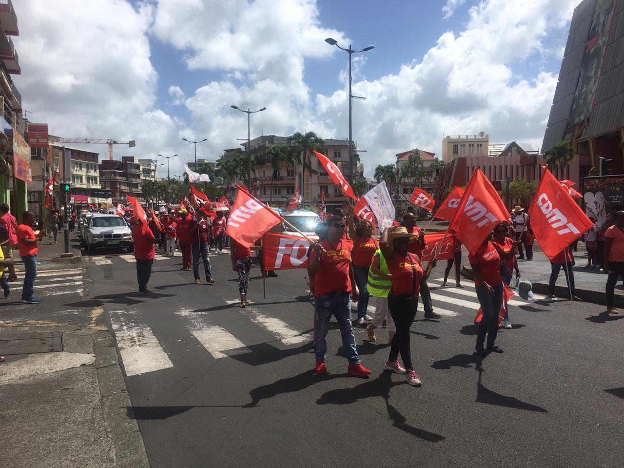     Mobilisation contre la réforme des retraites : entre 1 500 et 2 000 personnes dans les rues de Fort-de-France

