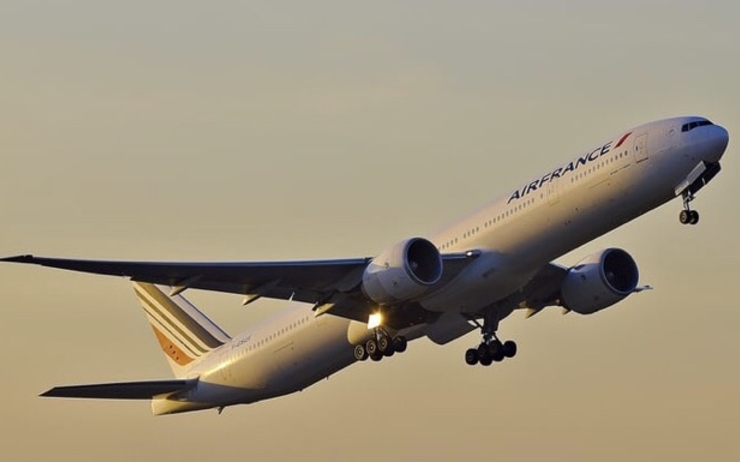     Air France teste un pass sanitaire entre Paris et les Antilles à partir de ce jeudi

