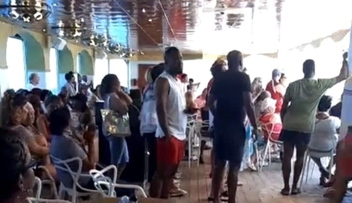     Tension extrême à bord du Costa Magica (vidéo)

