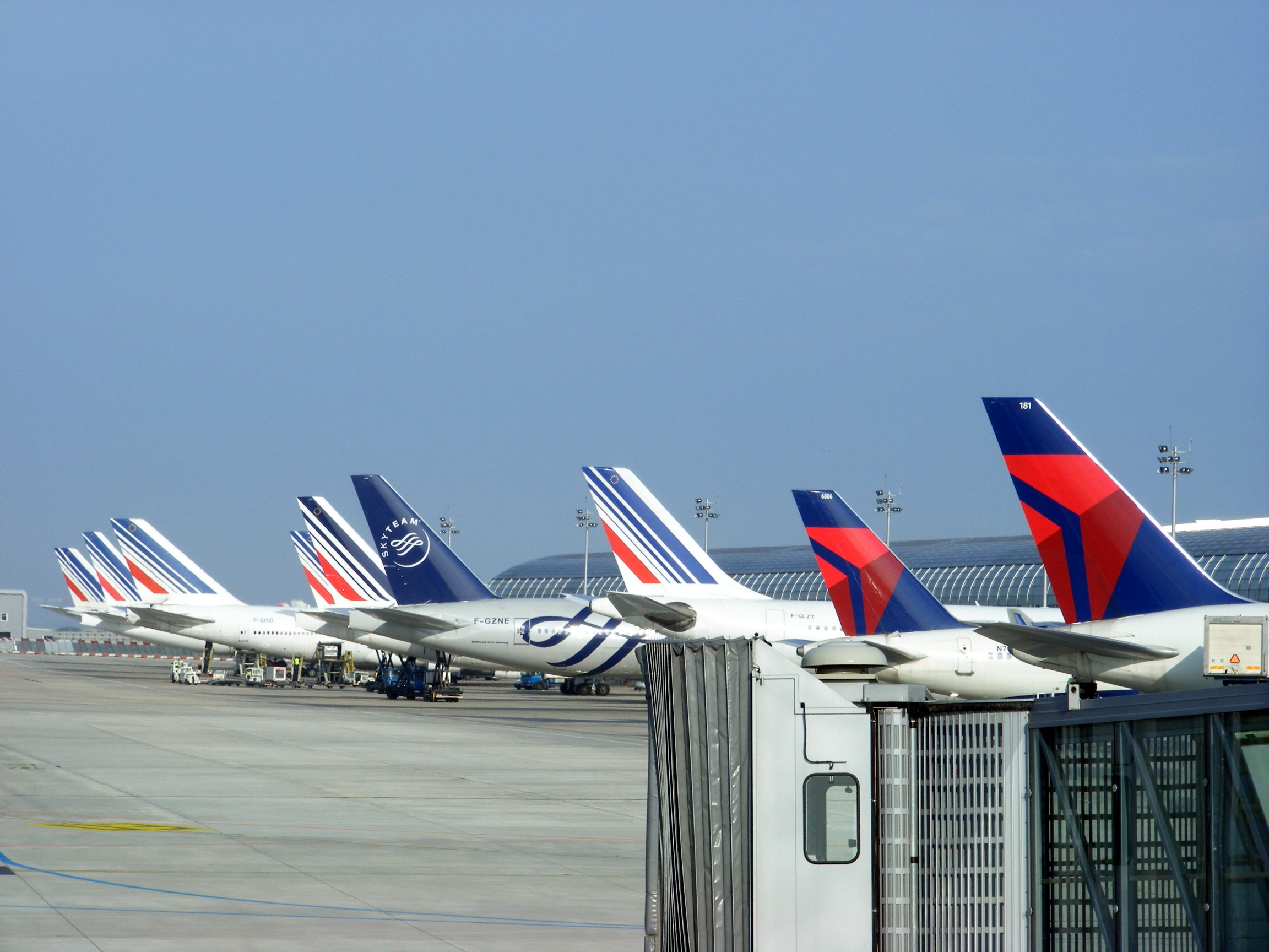    Aéroports de Paris annonce la fermeture du terminal Orly 2

