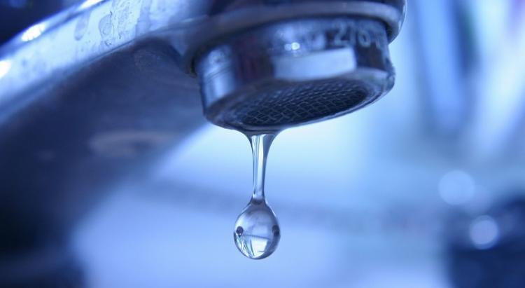     Sécheresse : des dizaines de quartiers privés d'eau potable en ce week-end prolongé

