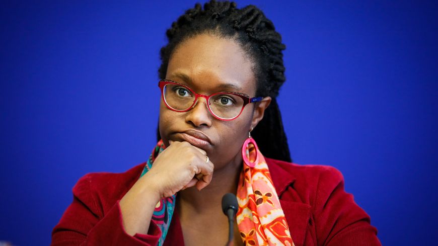     Sibeth Ndiaye : "le porte-hélicoptères Dixmude ne devrait pas servir d'hôpital"

