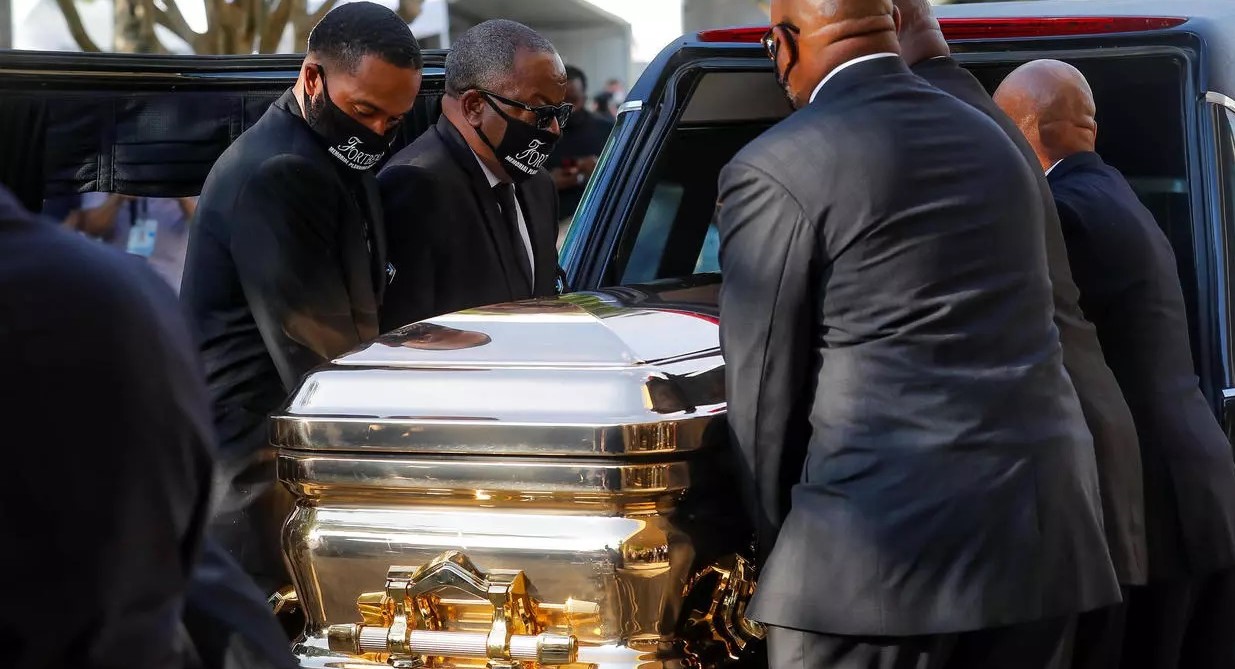     L'Amérique enterre George Floyd, érigé en martyr des violences policières et racistes 

