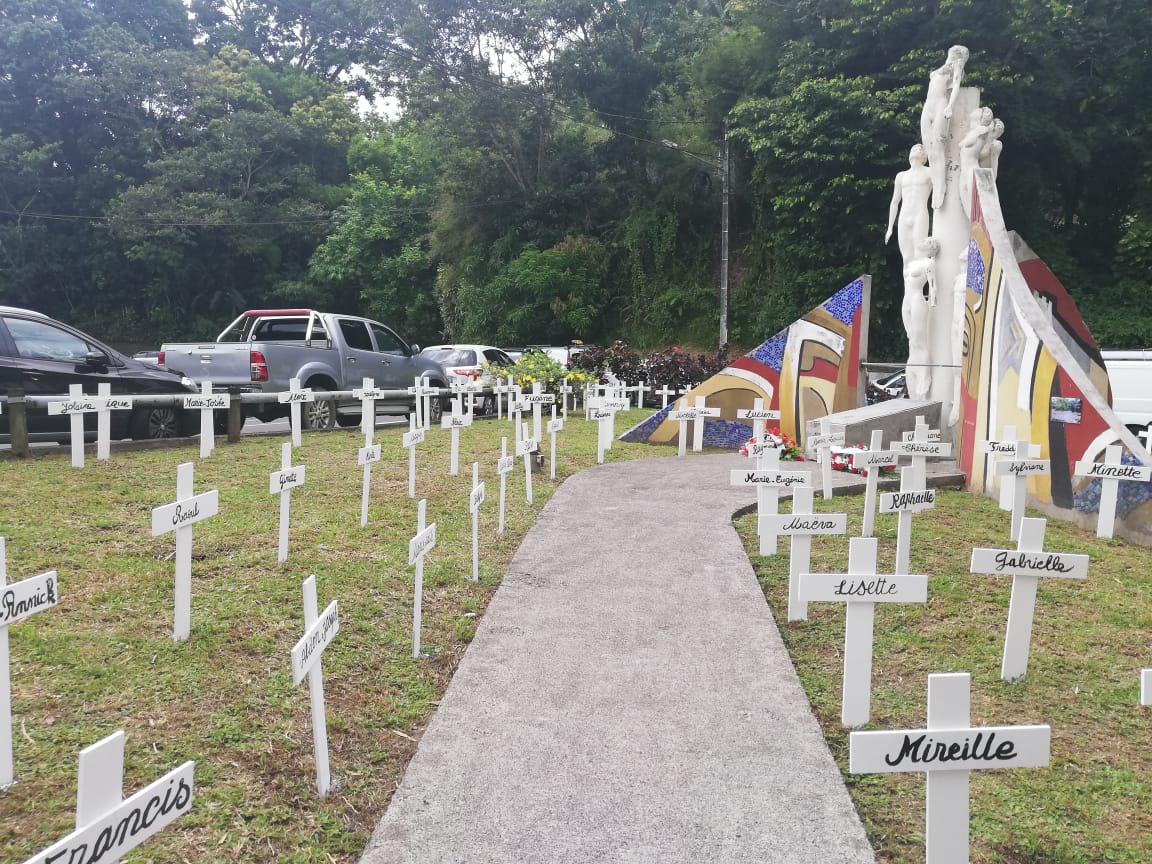     En Martinique comme à Paris, les familles rendent hommage aux victimes du crash du 16 août

