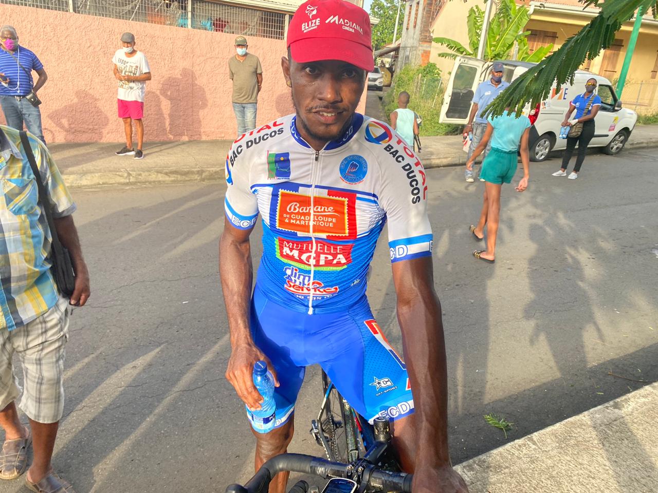     Thierry Ragot remporte la première étape de la route cycliste de Martinique

