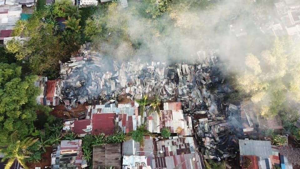     Guyane : le squat Bambou ravagé par les flammes


