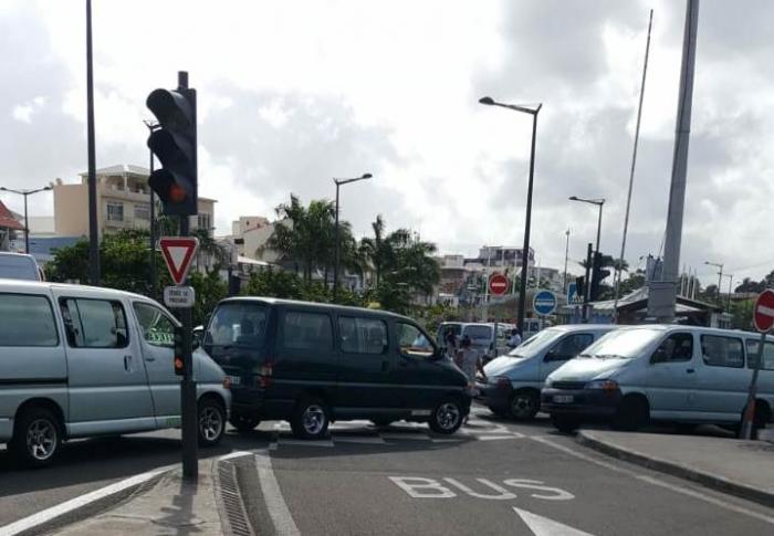     Rencontre entre les taxis collectifs et Martinique Transport

