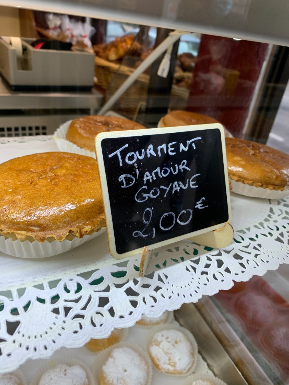     Une pâtisserie 100% locale voit le jour en plein Paris et en pleine crise sanitaire

