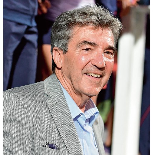     Fédération française d'athlétisme : André Giraud réélu à la présidence

