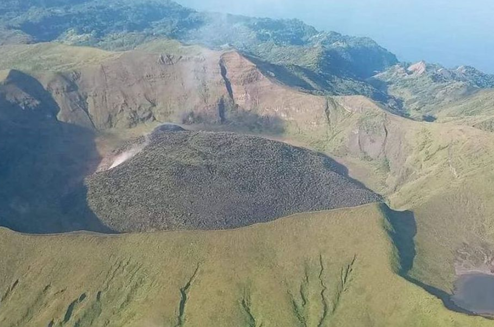     Eruption de la Soufrière à Saint-Vincent : "Pour l'instant, il n'y a aucune conséquence pour la Martinique"

