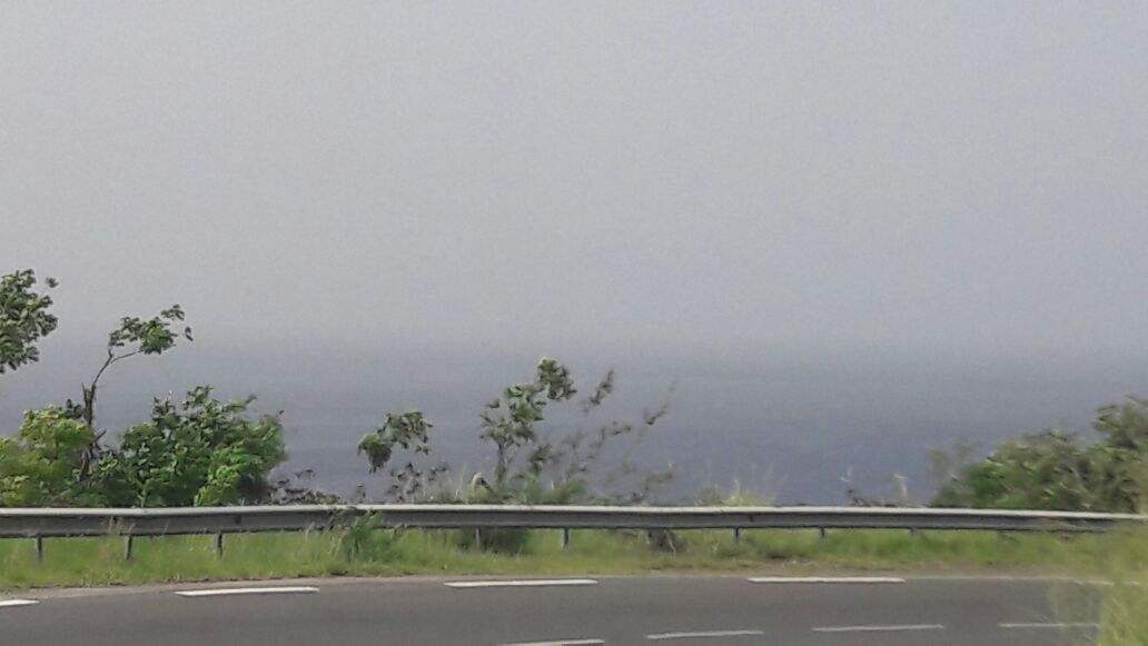     La brume de sable persiste en Guadeloupe : la procédure d'alerte est enclenchée

