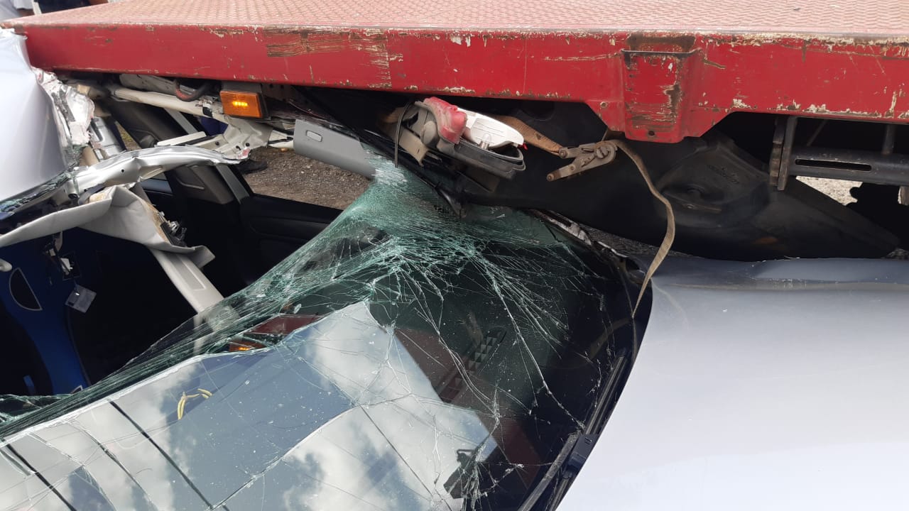     Accident entre une voiture et un poids lourd au Gros-Morne : un blessé léger

