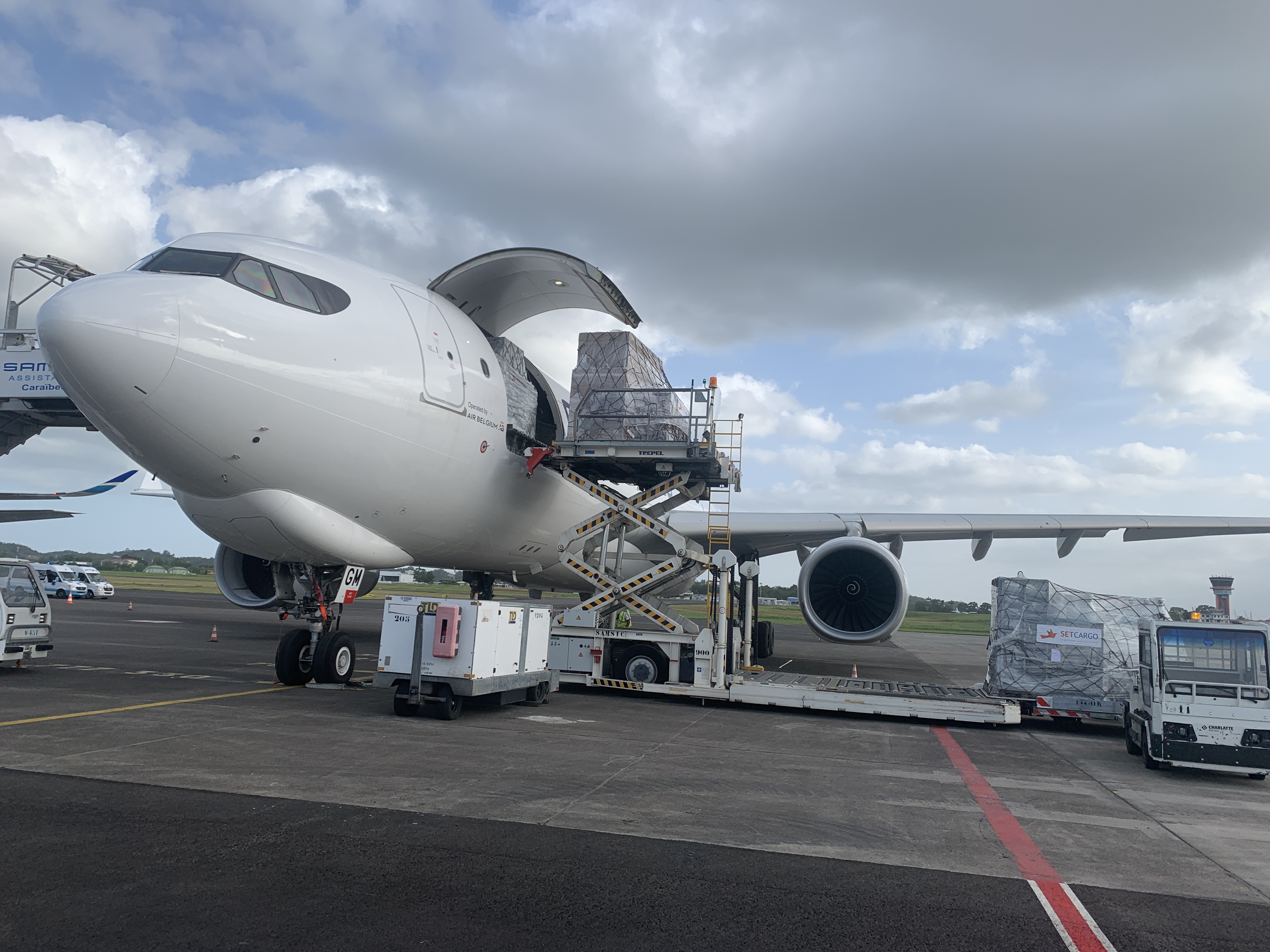     Plusieurs tonnes de matériels médicaux sont arrivés en Guadeloupe

