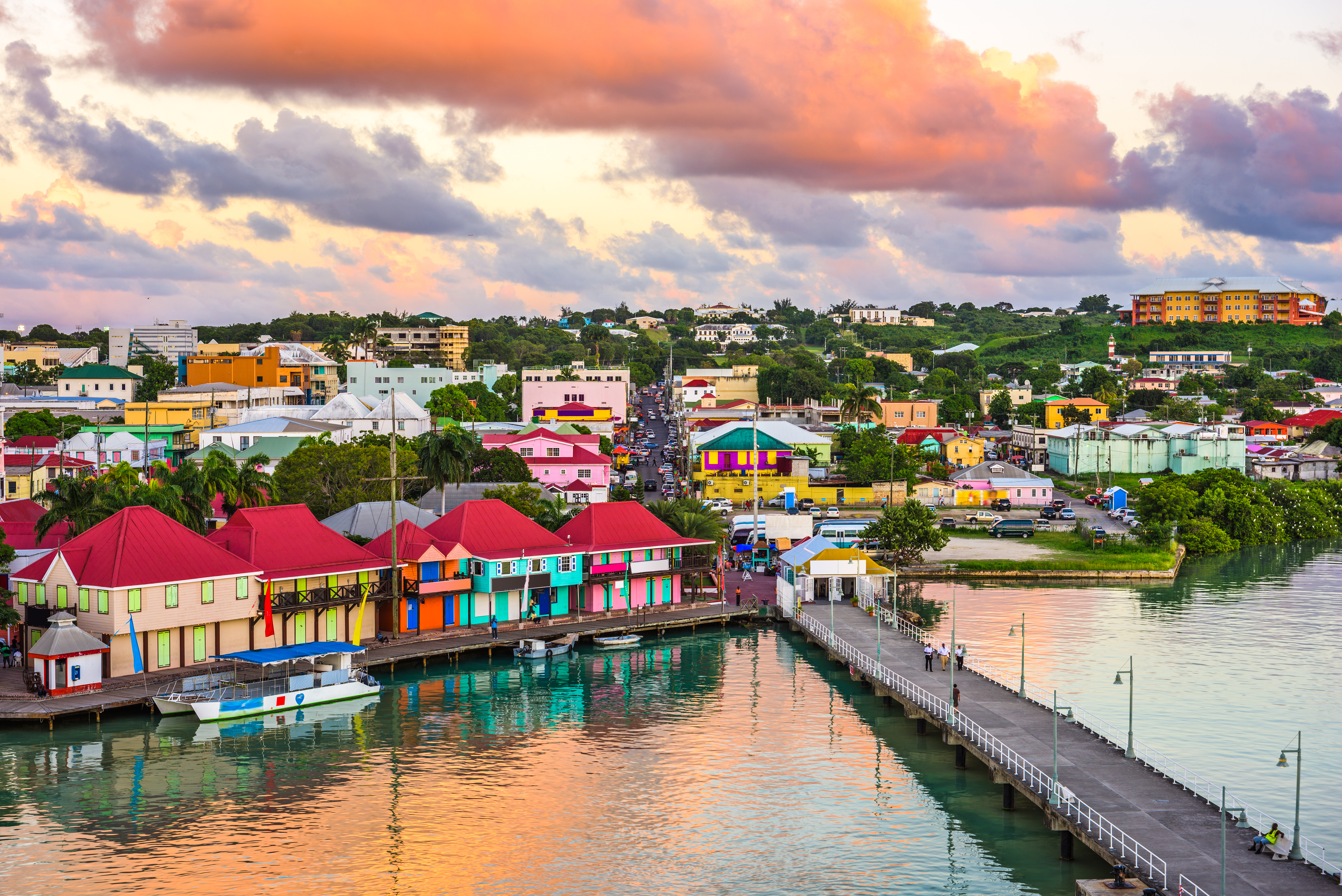     Antigua-et-Barbuda impose la vaccination obligatoire à tous les fonctionnaires

