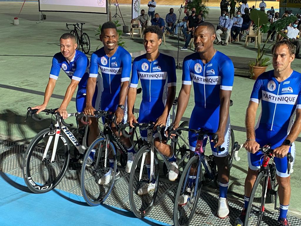    Une équipe de Martinique au départ du tour cycliste de Guadeloupe

