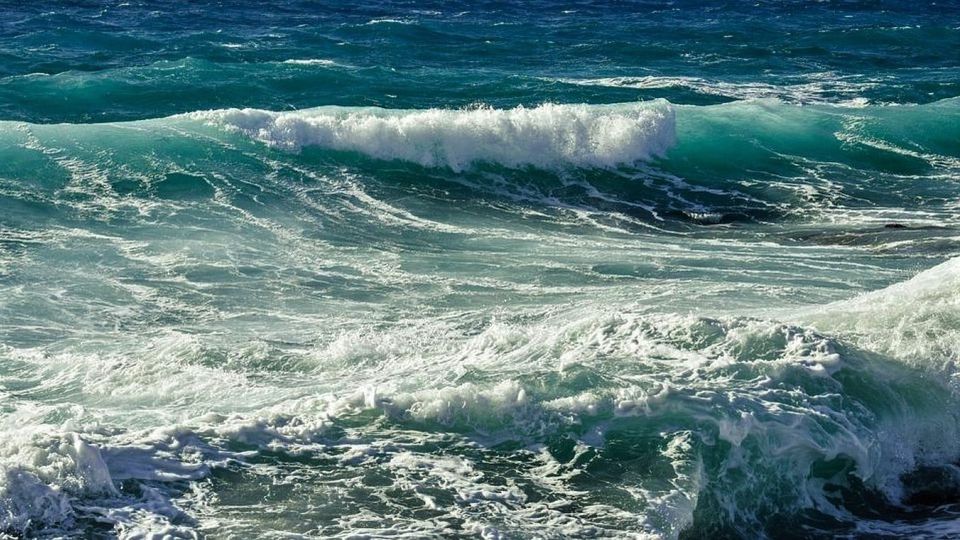     La Martinique en vigilance Jaune pour « vagues - submersion » sur la côte Caraïbe 

