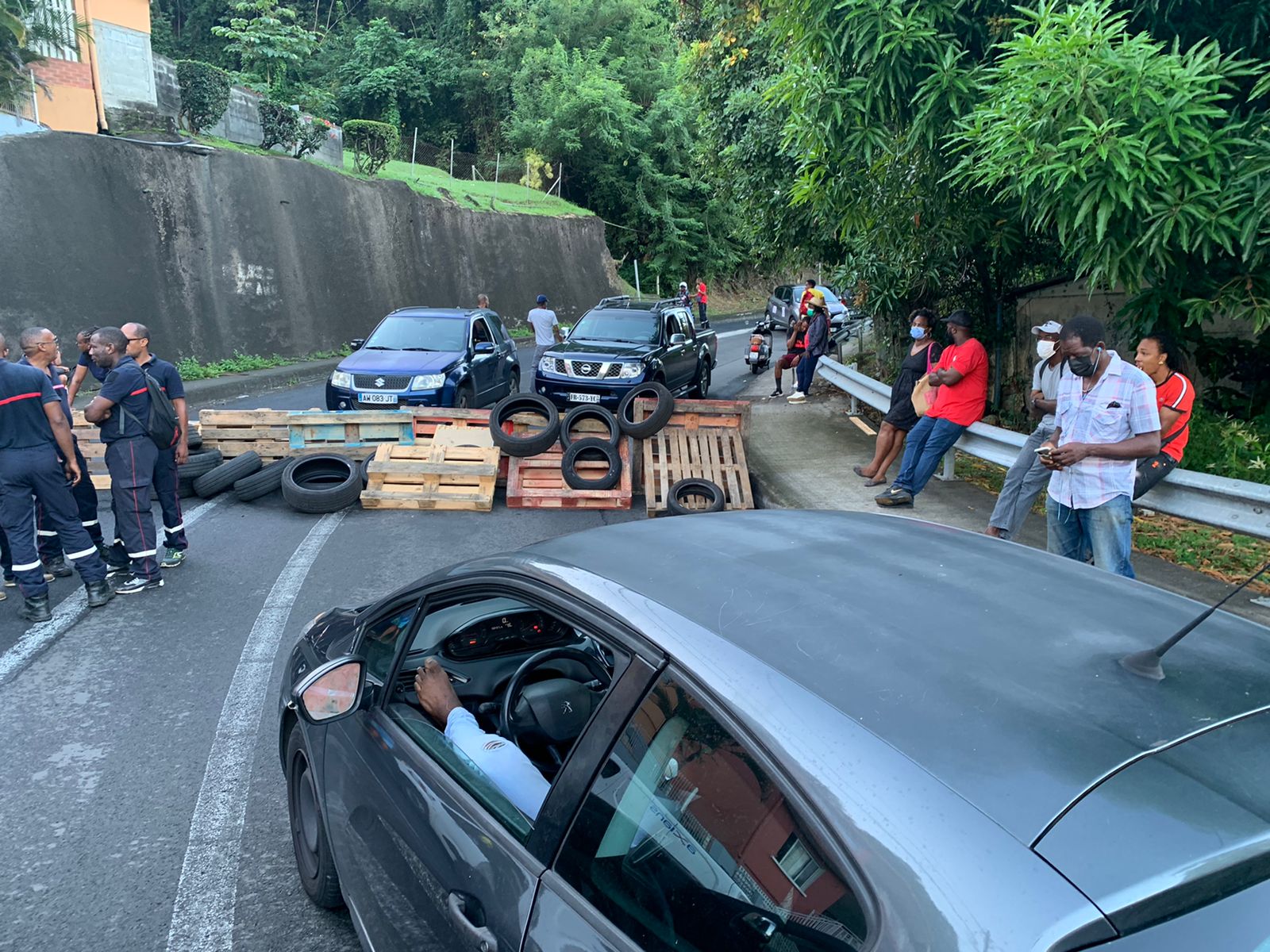     Les barrages routiers levés ce soir en Martinique

