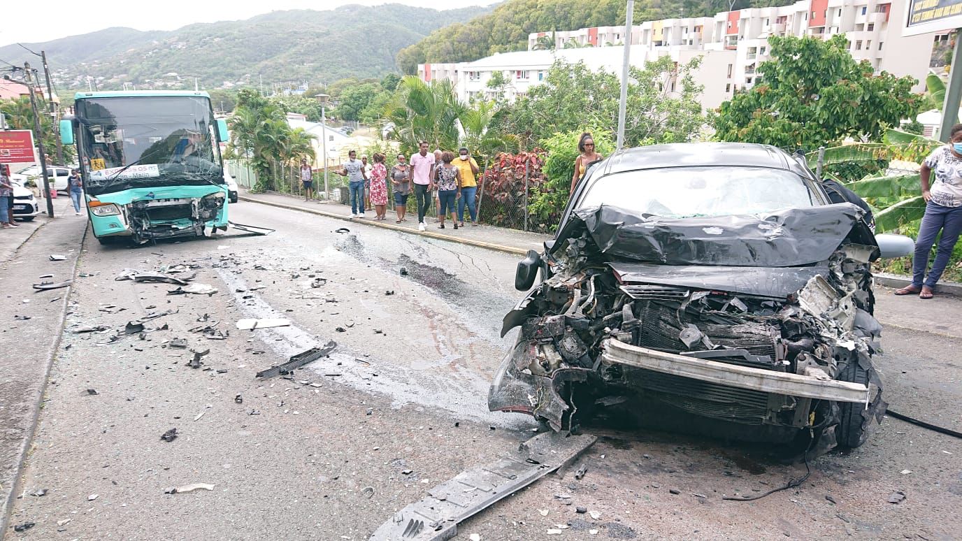     Le Marin : un accident fait plusieurs blessés dans le bourg

