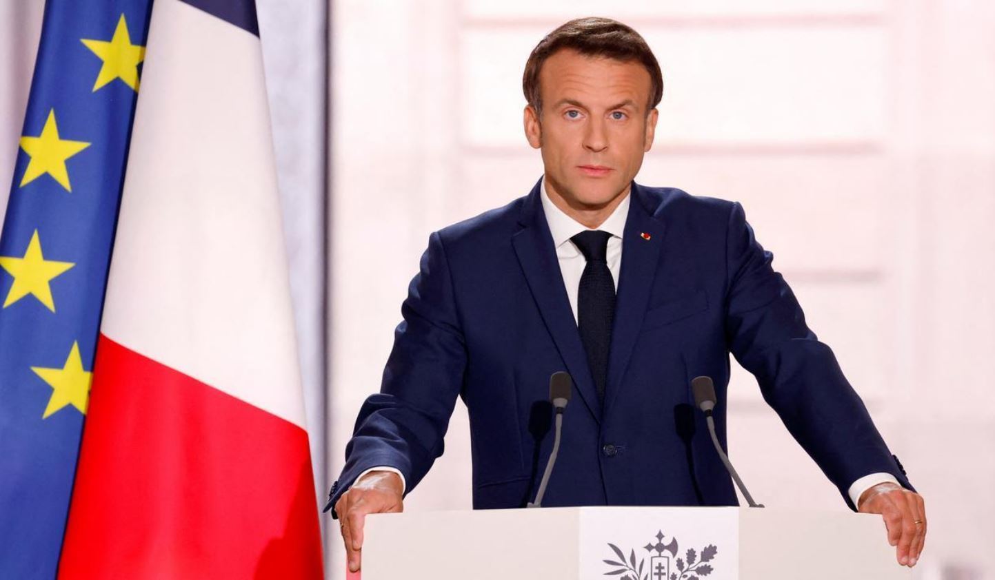     Réinvesti, Macron promet "une France plus forte" et "une planète plus vivable"

