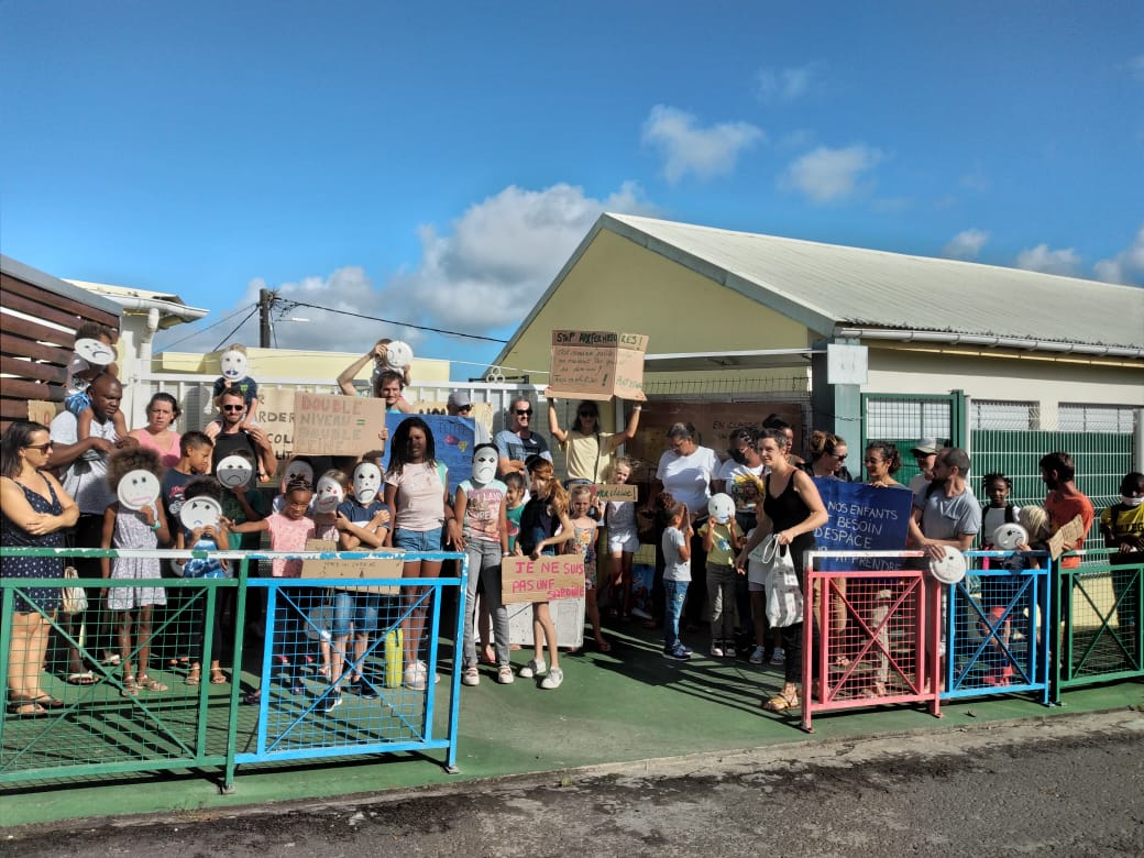     École de Port-Blanc : les parents protestent contre une fermeture de classe

