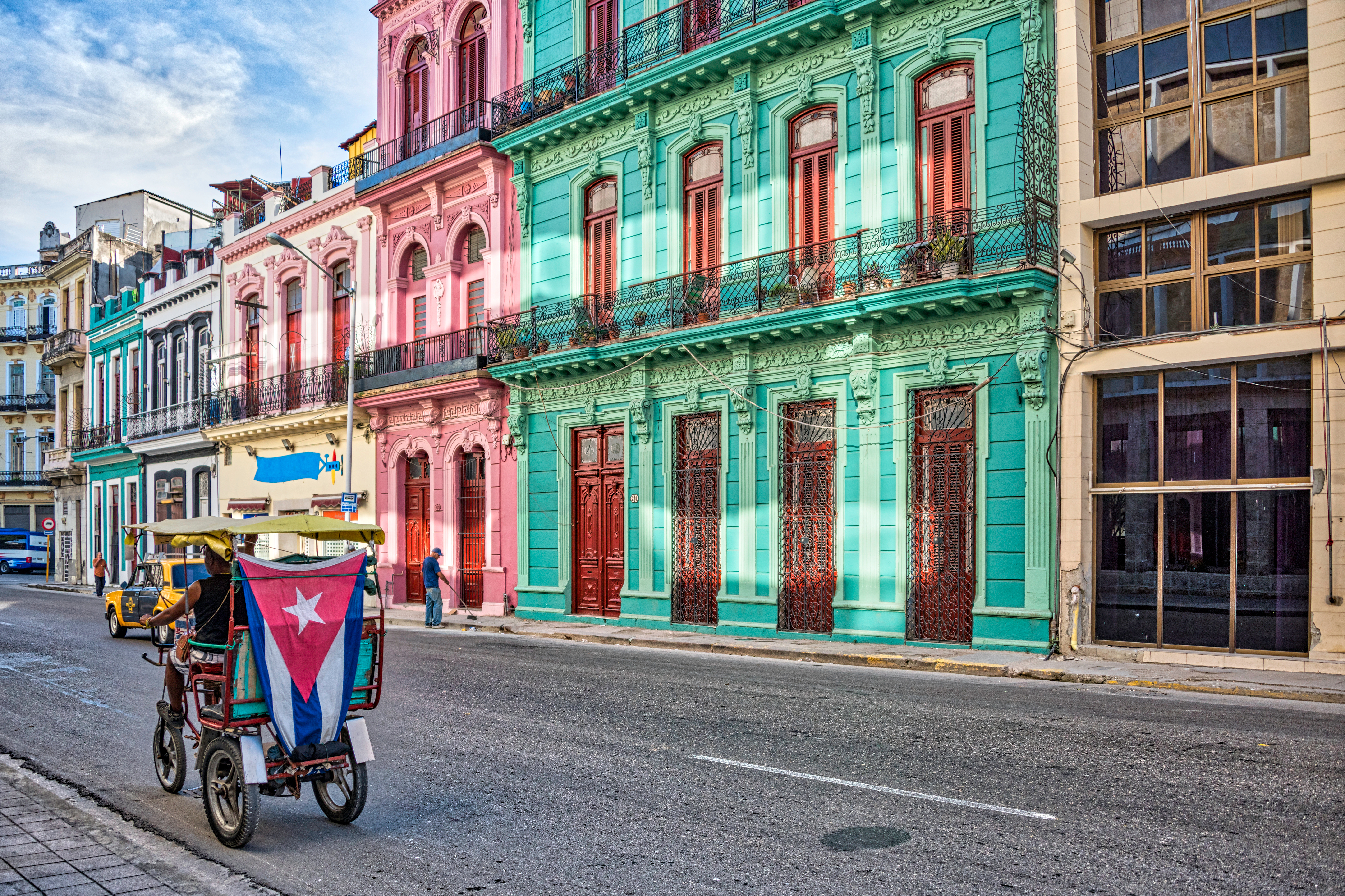     A Cuba, le secteur privé bourgeonne, les commerces de quartier fleurissent

