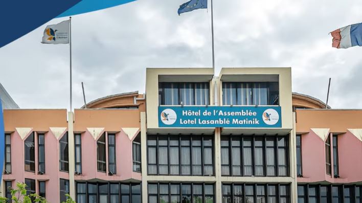     [Direct] 81 élus de Martinique sont réunis en congrès


