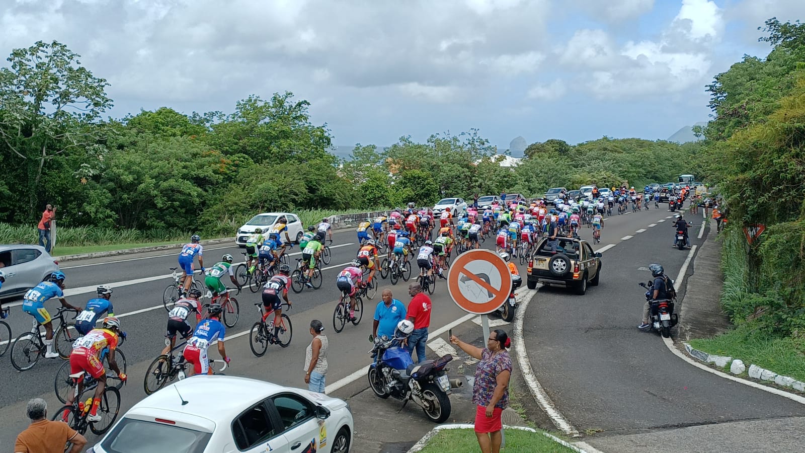     2ème étape du Tour cycliste de Martinique : du plat et la côte Atlantique avant un final foyalais

