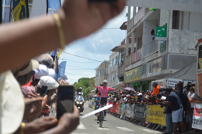     Tour de Marie-Galante : Alexys Brunel remporte la première étape

