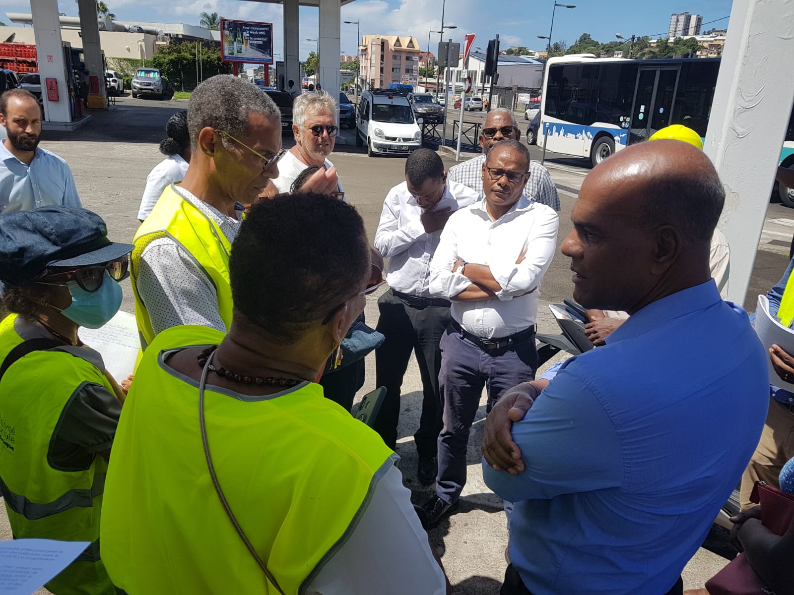     Insécurité routière : la ville et la CTM visitent les habitants du boulevard Maurice Bishop

