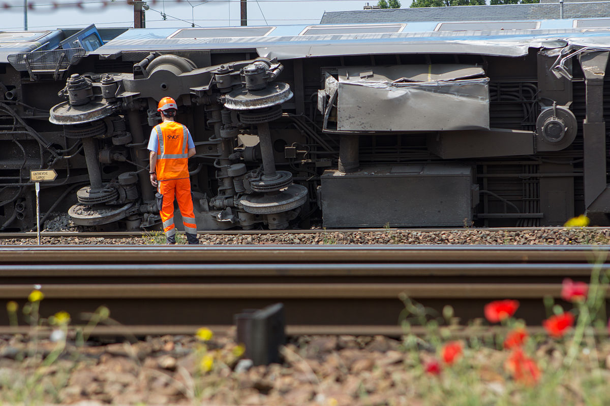    La SNCF condamnée dans l'accident de Bretigny-sur-Orge en 2013


